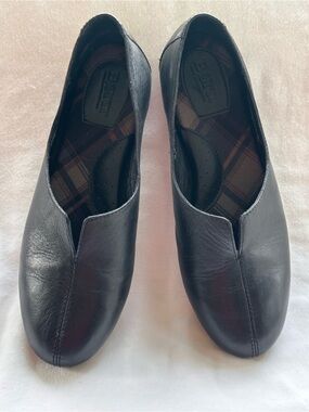 Born Women's Black Leather Slip-On Flats